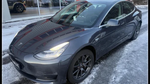 TESLA Model 3 Long Range AWD Premium! Skinn! Panorama! Krok!