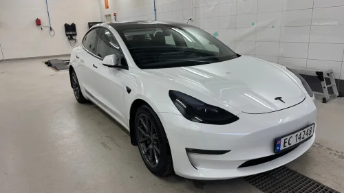 TESLA Model 3 Long Range / AWD