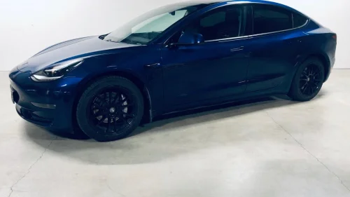 TESLA Model 3 LR - 4WD - Autopilot - Leasing firma / Privat