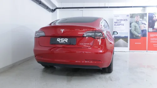 TESLA Model 3 Long Range AWD - LAV KM-STAND! - Garanti - finans
