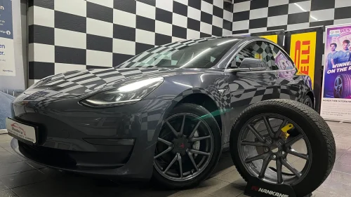 TESLA Model 3 LongRange*AWD*1-EIER*SE FARGE+UTSTYR*NYE DEKK*EU 2028