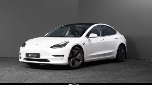 TESLA Model 3 LR AWD - 560km/EAP/Skinn/Panorama++