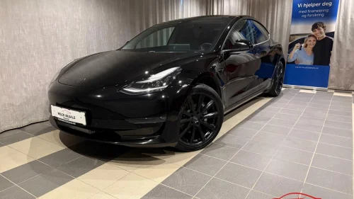 TESLA Model 3 PERFORMANCE LR DUAL 489 HK KROK 530 KM WLTP LED LAZER