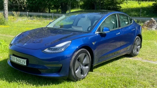 TESLA Model 3 DUAL MOTOR AWD LONG RANGE PREMIUM NAVI KROK PANO