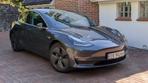 TESLA Model 3 Long Range AWD / NY EU - 07.2028 / Premium interiør
