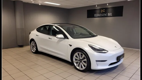 TESLA Model 3 Long Range AWD Premium / 560Km / Sort skinn / Panorama