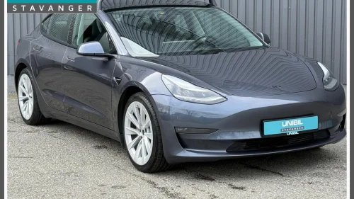 TESLA Model 3 AWD LR Krok/Pilot/ACC/Panorama/Kamera
