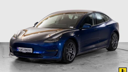 TESLA Model 3 LRDM AWD HENGERFESTE VARMEPUMPE PREMIUM LYD & INTERIØR