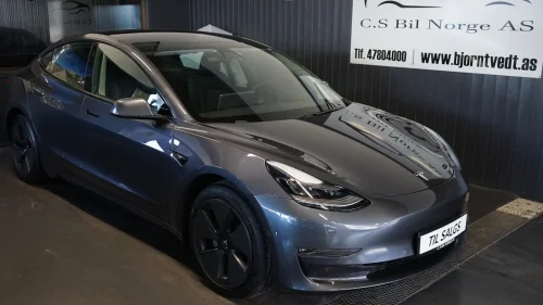 TESLA Model 3 Long Range awd Premium! Midnight silver!