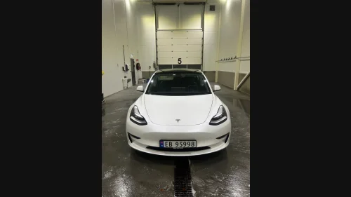 TESLA Model 3 Long Range AWD,autopilot,premiuminteriør,hengerfeste