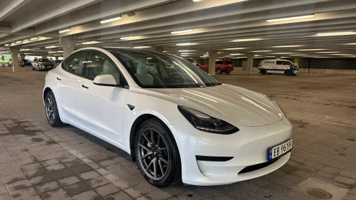 TESLA Model 3 LR/ KROK/ VARMEPUMPE/ HVITT INTERIØR