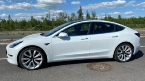 TESLA Model 3 Performance - enhanched ap - skiboks i bilens farge