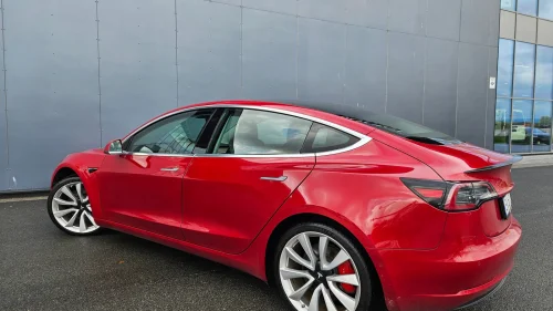 TESLA Model 3 Performance AWD Strøken