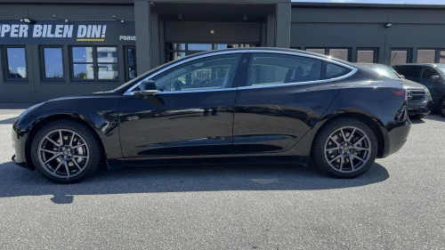 TESLA Model 3 Longe Range/AWD/Panorama/AP/580 km WLTP/LAV KM!!