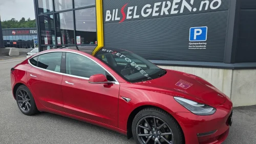 TESLA Model 3 Long Range | AWD | Premium LYD | Autopilot | LAV KM!