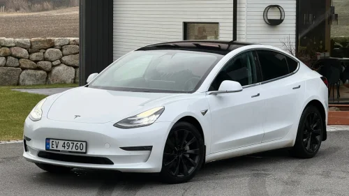 TESLA Model 3 Long Range AWD, 476HK, 560KM, 2x ALU, EU 2027 ++