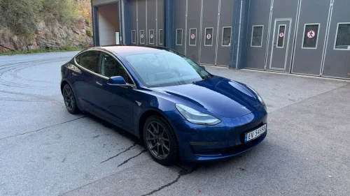 TESLA Model 3 Long Range AWD Autopilot Premium++