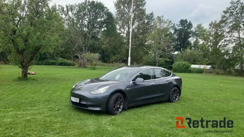 TESLA Model 3 Long Range AWD