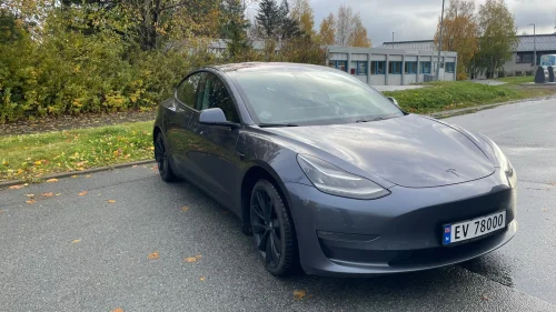 TESLA Model 3 Long Range AWD med hengerfeste