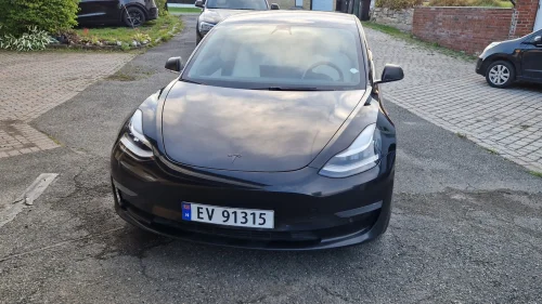 TESLA Model 3 Base performance