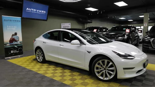 TESLA Model 3 560KM.RV-462HK-LONGRANGE-DUAL MOTOR-4X4-PANO-R.K-AP-H.F