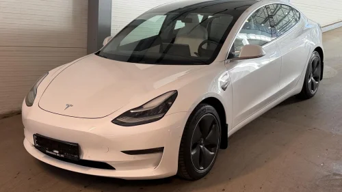 TESLA Model 3 Long Range - 4WD - Autopilot - Hengerfeste ++