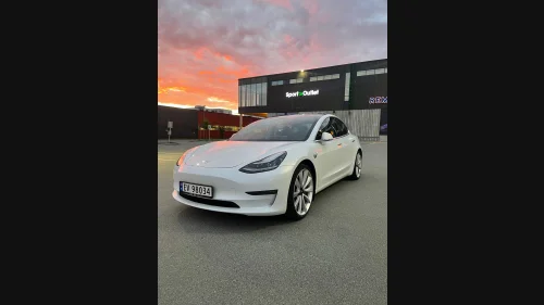 TESLA Model 3 Performance AWD