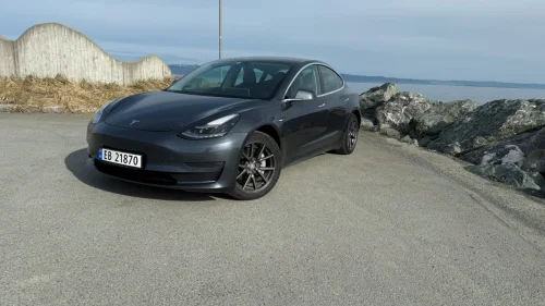 TESLA Model 3 LR 4*4 AP, Hengerfeste, EU-OK 10.04.27