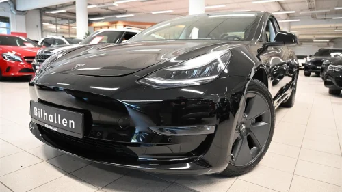 TESLA Model 3 Long Range AWD m/Pano/Autopilot++