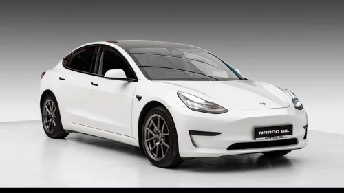 TESLA Model 3 Long Range AWD/Premium/Autopilot