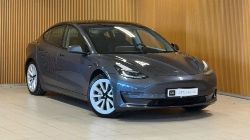 TESLA Model 3 LONG RANGE AWD / SKINN / KAMERA / PANORAMA / NAVI
