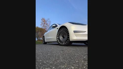 TESLA Model 3 Long Range (580km) AWD