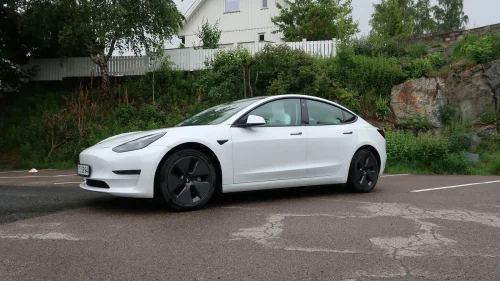 TESLA Model 3 LR AWD/Én eier/Hvit int./AP/Krok/Vinter/Takrails