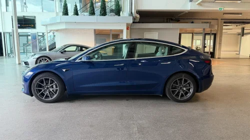 TESLA Model 3 Tesla Model 3 Long Range AWD | 560 km WLTP |