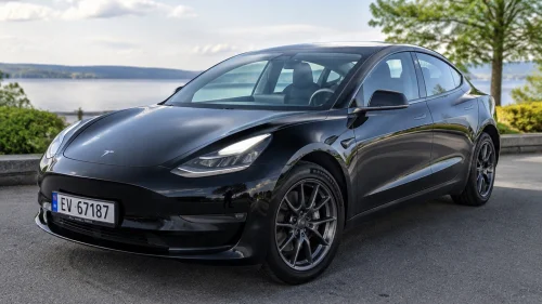 TESLA Model 3 Long Range AWD. Autopilot. Lav KM.