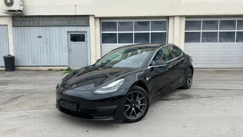 TESLA Model 3 Long Range AWD Autopilot