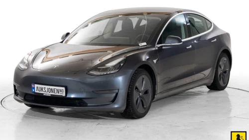 TESLA Model 3 PERFORMANCE AWD PREMIUM LYD & INTERIØR PANORAMA