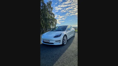 TESLA Model 3 Long Range AWD/AP/Premium