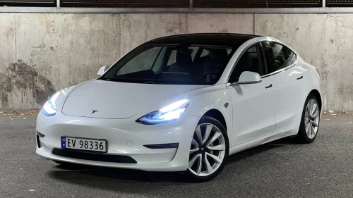 TESLA Model 3 Long Range AWD/H.FESTE/EU-2027/AUTOPILOT/PREMIUM LYD+++