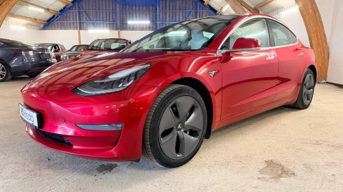 TESLA Model 3 LONG RANGE - AWD - HVITE SKINNSETER - PREMIUM LYD
