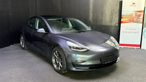 TESLA Model 3 LR AWD 580km Hengerfeste AP V.Pumpe Pano S+V Premium++
