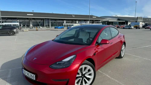TESLA Model 3 // Long Range // Pen!