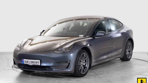 TESLA Model 3 LRDM PREMIUM LYD OG INTERIØR AUTOPILOT PANORAMATAK VARM
