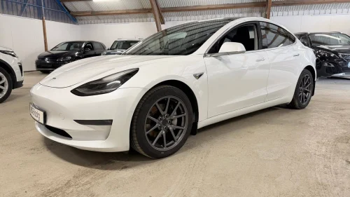 TESLA Model 3 LONG RANGE/AWD/PREMIUM/SKINN/VELHOLDT