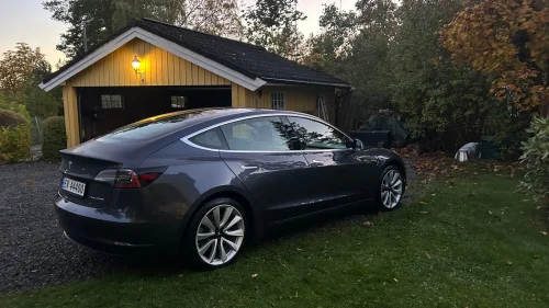 TESLA Model 3 Long Range AWD. FSD. En eier, som ny!