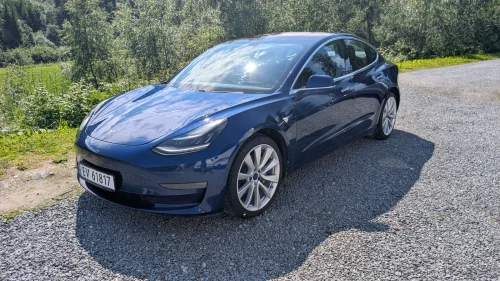 TESLA Model 3 Long Range AWD - Full autopilot