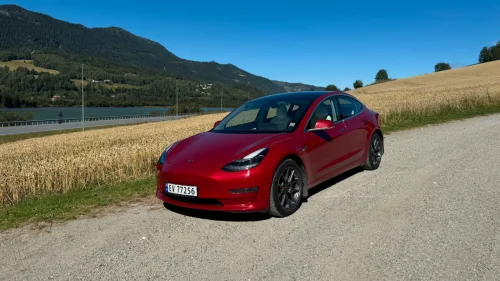 TESLA Model 3 Tesla Model 3 LR AWD – FSD– Hengerfeste –EU OK 2027