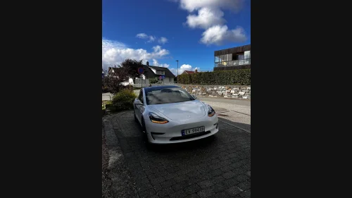 TESLA Model 3 Long Range AWD Autopilot Premium lydsystem
