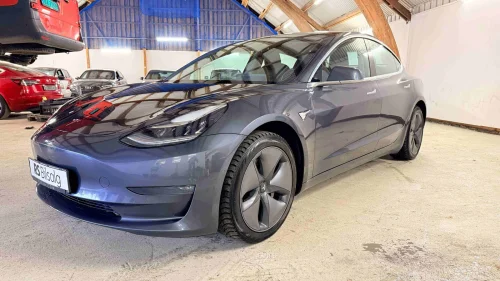TESLA Model 3 LONG RANGE - HENGERFESTE - AWD - PREMIUM LYD