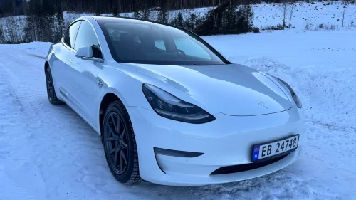 TESLA Model 3 Long Range AWD - full FSD/Autopilot - hengerfeste - 19”